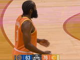要拉开了！哈登外线再中三分球打停尼克斯 分差13分