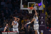 心有灵犀！湖人防守反击 詹姆斯大跨步接里夫斯高抛单臂空接劈扣