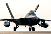 美军向以色列南部部署11架F-22战斗机