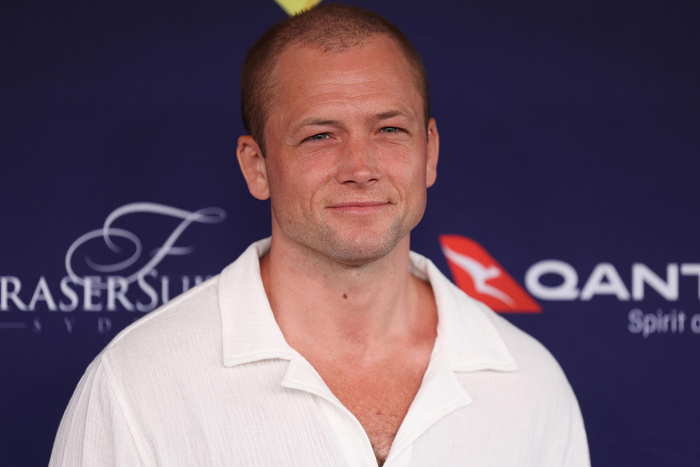 2月22日，塔伦·埃哲顿出席活动