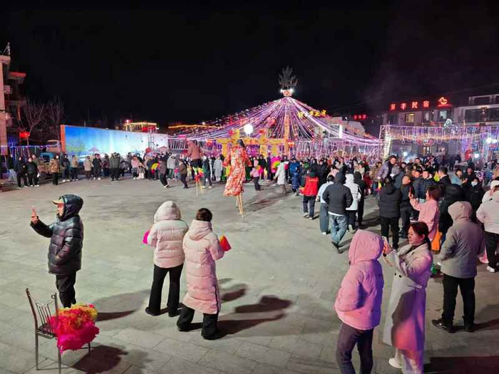 游客们在隆化过新年。隆化县旅游和文化广电局供图