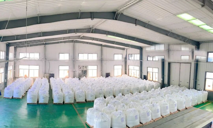 图为企业存储三氧化二硼等原料的仓储中心。