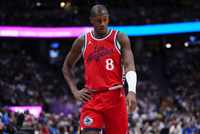 很谨慎！邓恩补篮得手打破快船7分钟进球荒 森林狼立即叫停