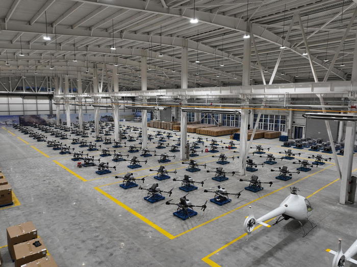 Q100无人机生产线