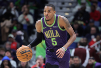 复出第二场！德章泰·穆雷上半场7中3砍下9分5助3断 脑后传球很秀