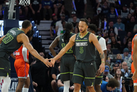 狼记：至少还有另一支球队对李凯尔感兴趣 但他最终选择了森林狼