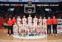 贺希宁关键三分，中国男篮客场奏凯