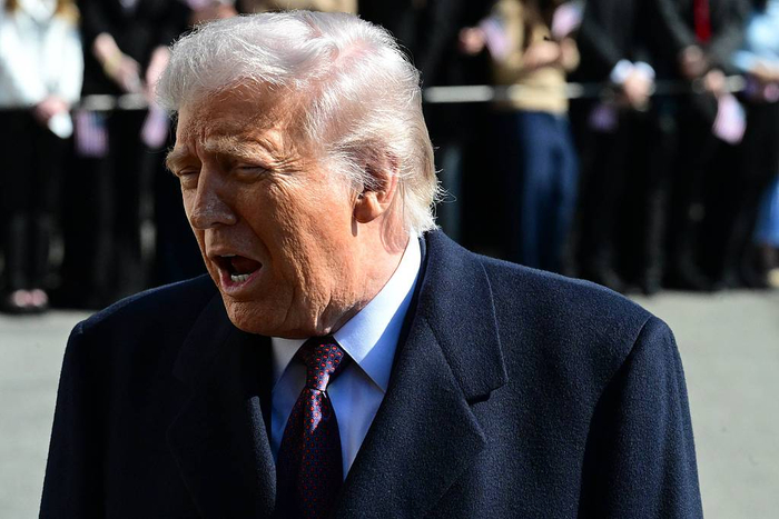 2月27日，特朗普接受采访 图源：视觉中国