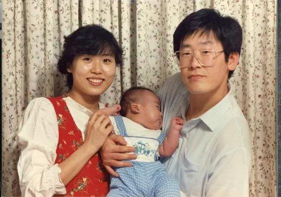 李在明与妻子金惠景拍摄的照片（韩国《中央日报》）