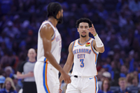 霍姆格伦：麦凯恩来到这里之后一直表现出色 今天对我们帮助很大