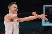 有变化！日本男篮对阵韩国12人大名单用霍金森替换科克