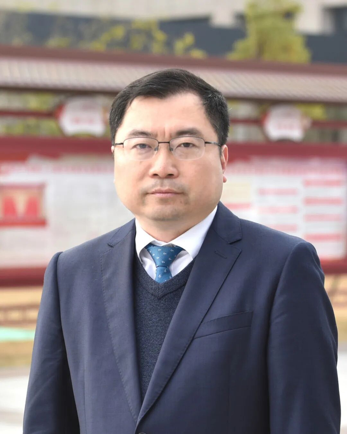 荆州经开区党工委书记、管委会主任 张青松