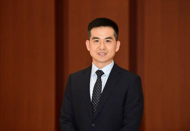 ▲全国人大代表、中兴通讯股份有限公司党委书记、高级副总裁苗伟