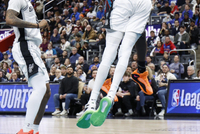 仅次文班&amp;鲨鱼！杜伦单场砍至少30分15板且0失误 历史第3年轻中锋