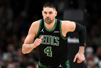 完美的内线补充！武切维奇半场8中5拿下13分7板2助1帽 首节10分