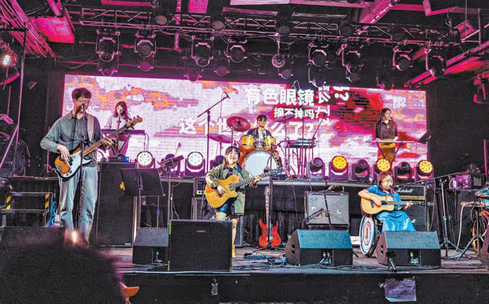 十周年演出现场。 本报记者 方非 摄