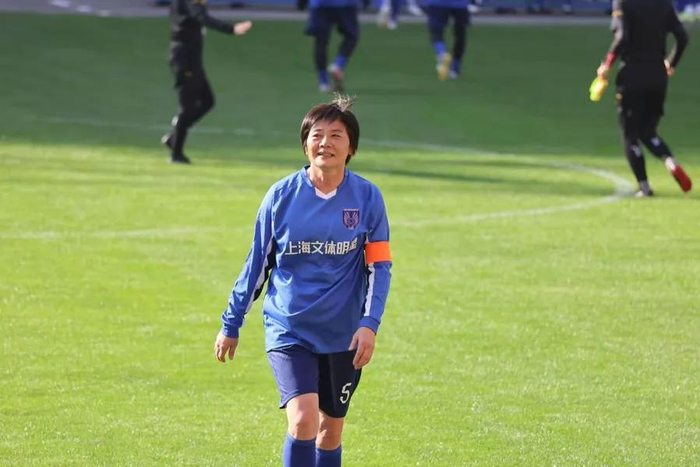 绿茵场上的水庆霞。