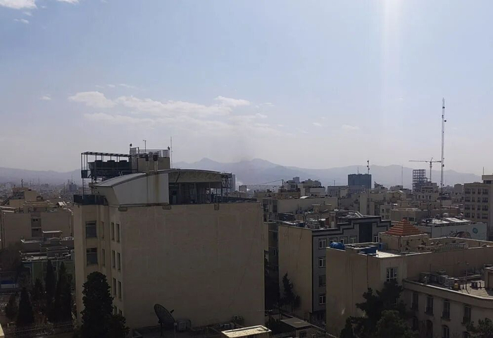 这是2月28日拍摄的伊朗德黑兰市中心景象。新华社发