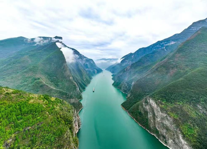 奉节县瞿塘峡夔门风景。重庆市生态环境局供图