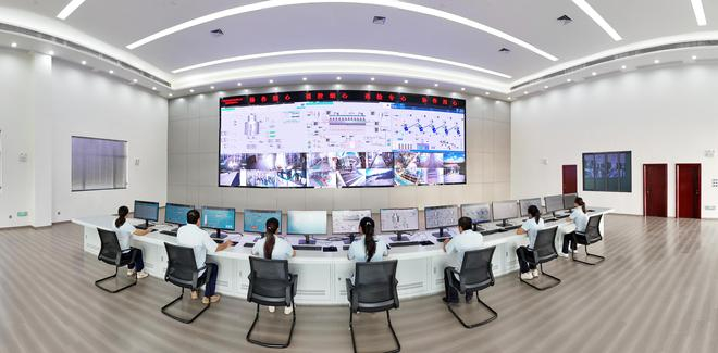 　　图为广西来宾东糖凤凰有限公司智能控制中心。（受访单位供图）
