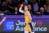 肯纳德加盟湖人9场数据：场均10.1分2.7板1.8助 命中率65/46/91%