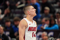 希罗：我每次都强行出手无法帮球队赢球 所以顺其自然跟着节奏走