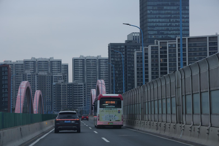 ▲2月25日，上海闵行莘庄商务区新建居民区 图据视觉中国
