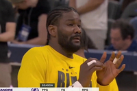 哥们你是专业的啊！热身时艾顿被篮球吓的不敢接球