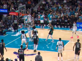 2分到手！杨瀚森积极卡位抢到前场板 补篮被迪亚巴特干扰球！