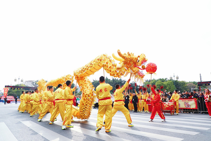 隆昌舞龙巡游（张生俊/摄）