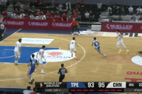 功不可没！李弘权最后两次防守干净利落 成功迫使卢峻翔投篮偏出