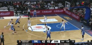 想当英雄？卢峻翔14中5拿15分8板 最后连续误攻&关键一攻没打进