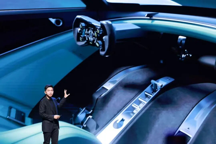 李田原在发布会上，图片来自其微博