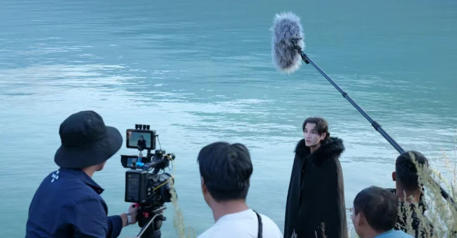 《爱如天山不化雪》拍摄现场（何德乾提供）