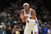 18投仅4中！马克西上半场手感冰凉连连打铁得到13分3助攻