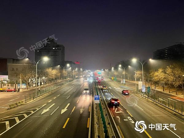 　　今晨，北京部分地区出现弱降水。（图/中国天气网王晓）