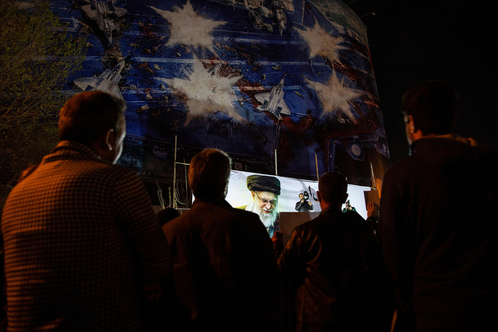 ▲当地时间2026年3月1日，伊朗德黑兰，民众悼念哈梅内伊 图据视觉中国