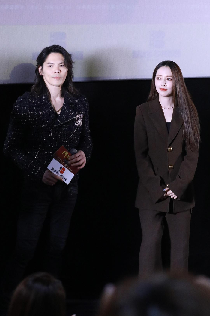 向佐郭碧婷夫妇 图据视觉中国