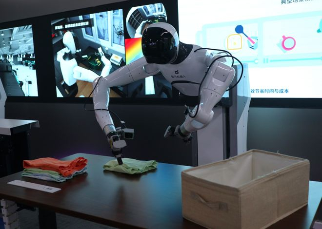    智元精灵G2  界面新闻记者范易成摄