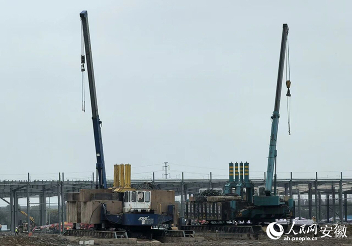 国轩高科芜湖20GWh新能源电池基地项目建设现场。人民网记者 汪瑞华摄