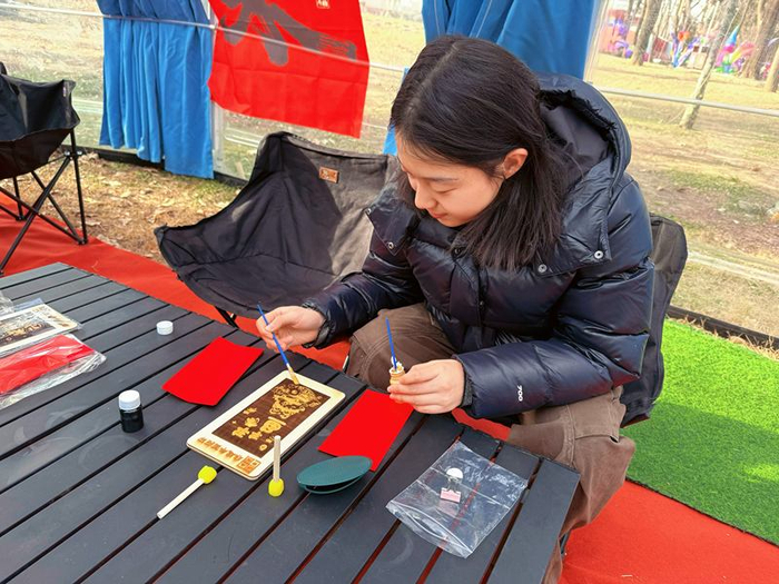 3月3日元宵节，世界公园星空屋将全天开放拓印体验、书法体验。受访者供图