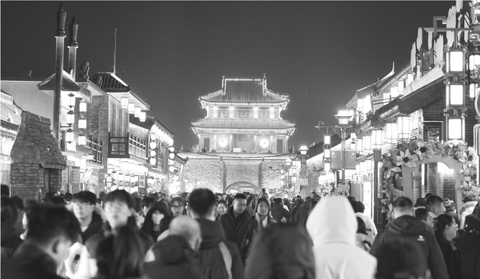         葫芦岛宁远古城推出大型沉浸式夜游活动和主题灯光秀。 图片由嘉点芥末文化集团提供