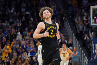 要道歉早点排队！波杰姆斯基半场12中8轰20分4板 单节得分均上双