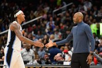 相互甩锅？班凯罗称球队中场不做调整 主教练暗指球员不够努力