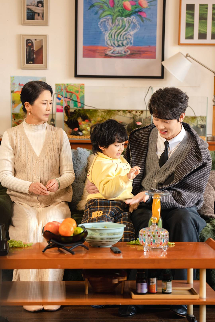 女主母亲和女主的小男友许嘉树