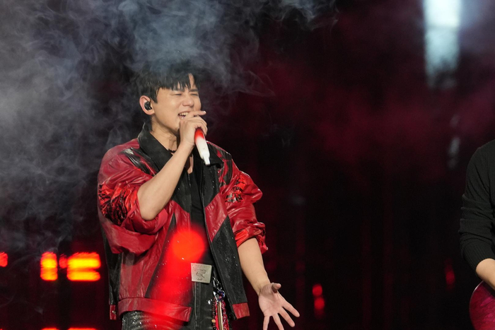 张杰 图据视觉中国