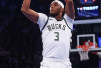 你真是白搭！特纳半场5次出手皆在外线 命中1球仅拿5分