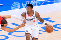 歪打正着！马瑟林持球强攻 双方拼抢中将球点进篮筐