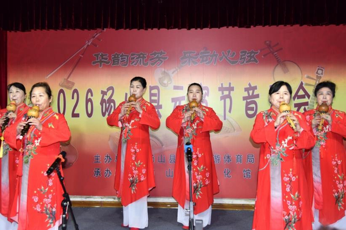 葫芦丝合奏《梨花颂》。李艳龙摄