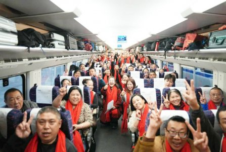 成都开出今年首趟务工人员返岗专列。中国铁路成都局集团成都车站供图